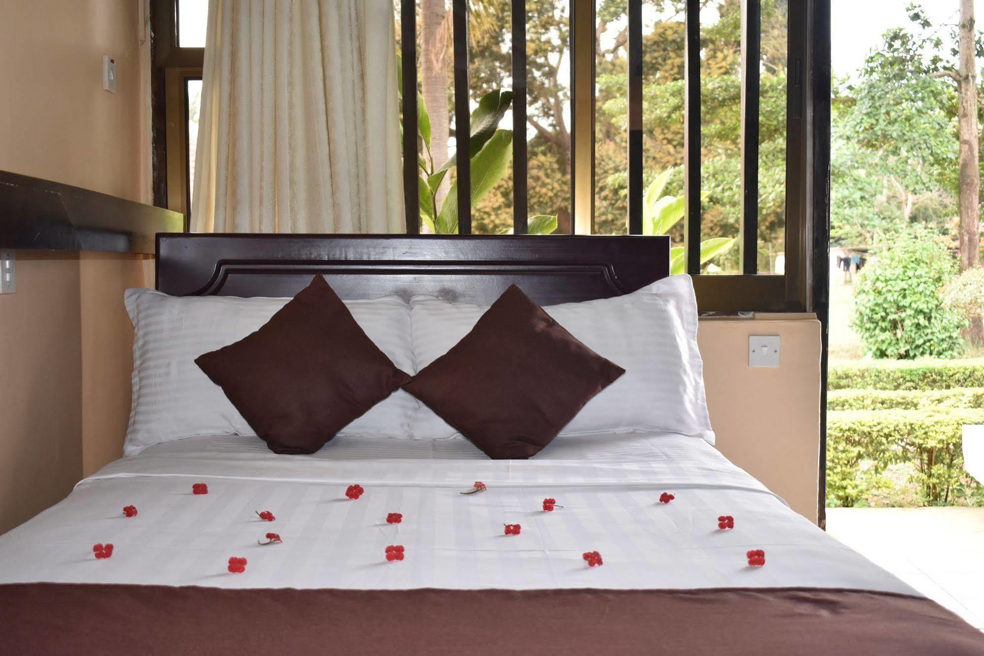 Morogoro Hotel Bagian luar foto